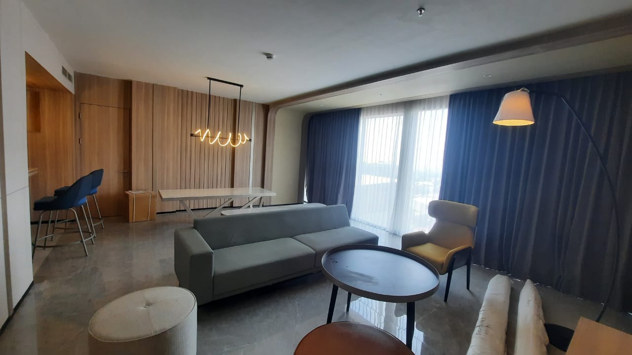 Interior 12